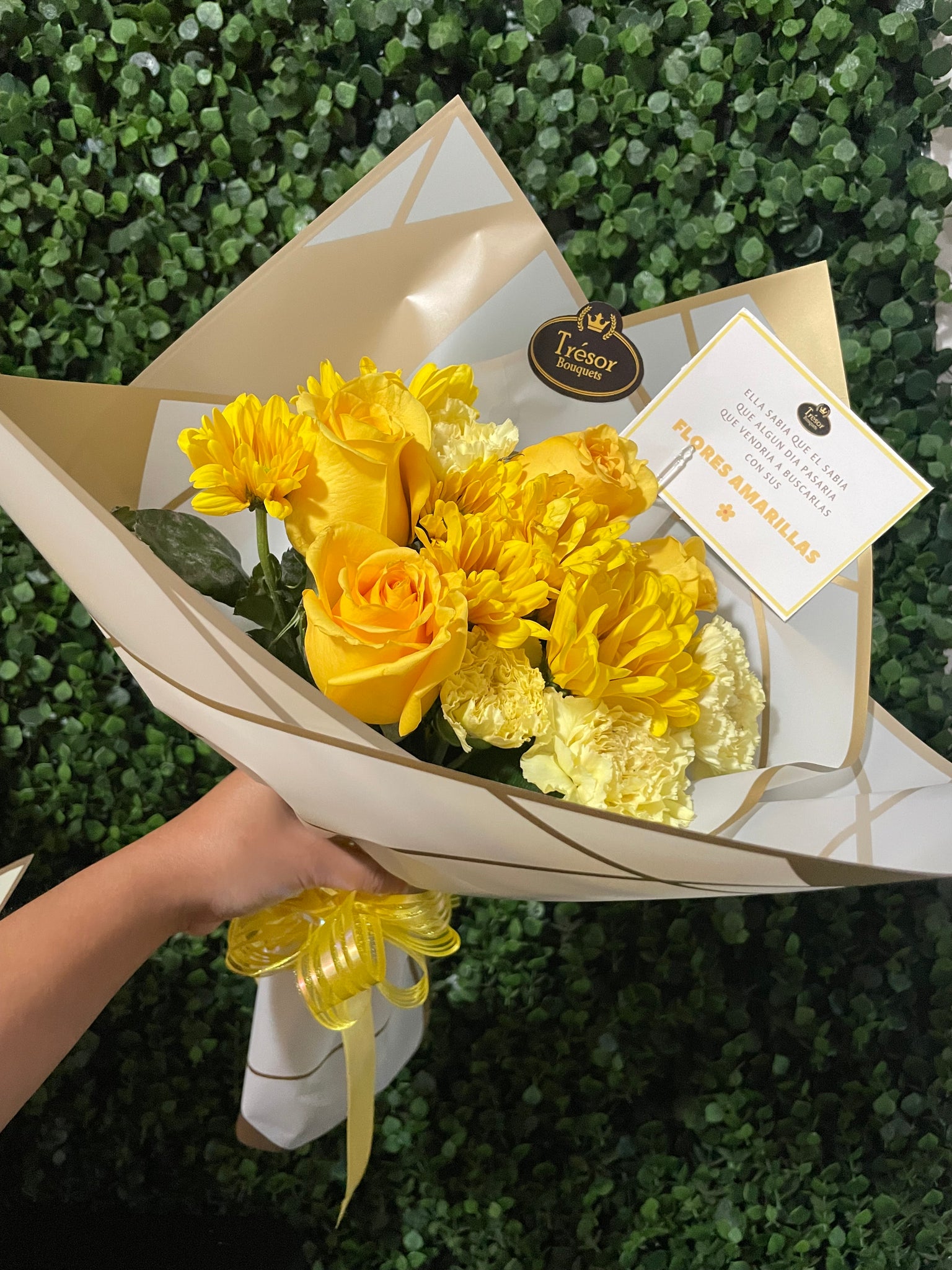 Flores Amarillas Lovely Assorted Bouquet