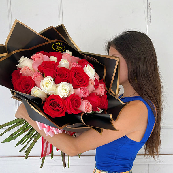Lovely Bouquet in TriColor